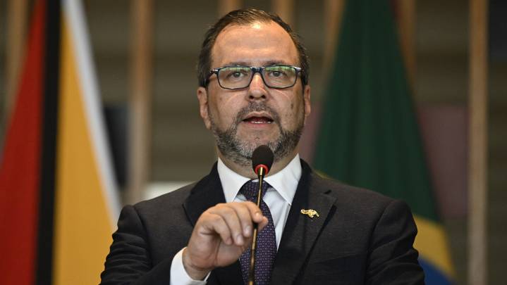 Canciller Gil: "EE.UU. da un paso más en su maniobra con la amenaza del uso de la fuerza"