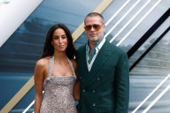 Afirman que Brad Pitt se mudó con Ines de Ramon, 29 años más joven que él
