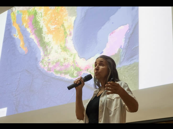 Julia Carabias recibe el Premio Fred Packard por su trayectoria al cuidado de las áreas protegidas