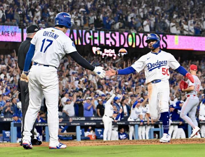 Dodgers’ offense continues to click as they close out Reds, advance to NLDS