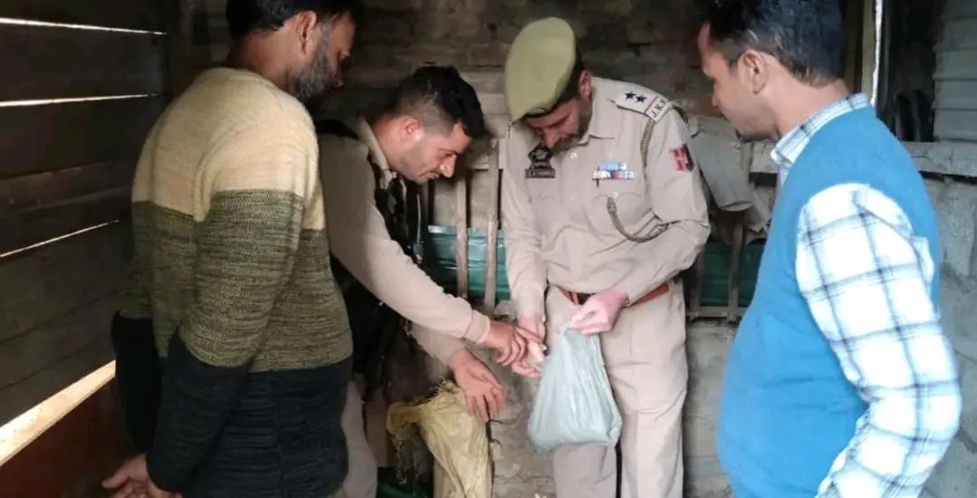 J&K Police recover contraband substance from residential house in Shopian