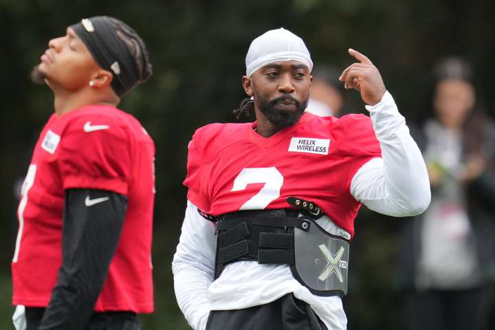 Jets' Aaron Glenn declines to announce starting QB vs. Bengals
