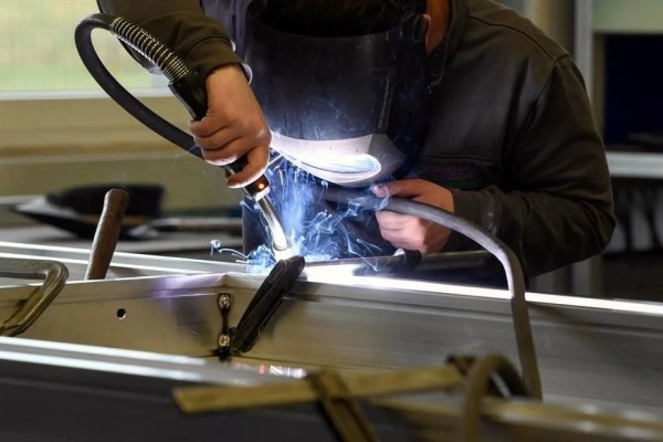 Prevén recuperación moderada de economía