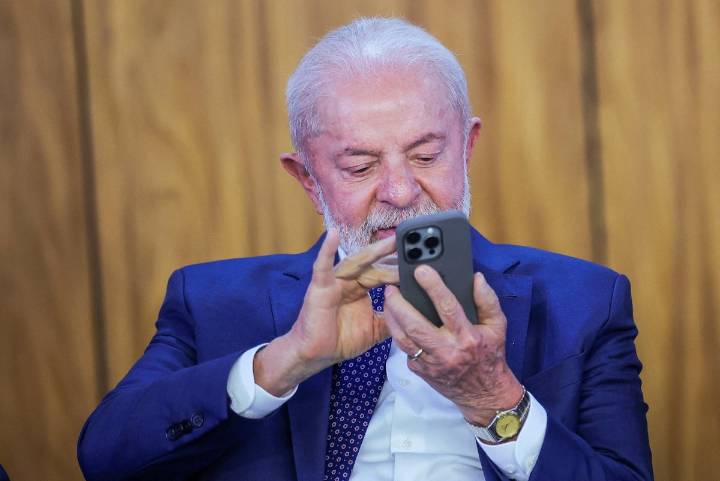 Lula pide por teléfono a Trump que elimine los aranceles perjudiciales para Brasil