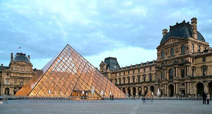 Daylight Thieves Steal Priceless Jewels From World's Most Visited Museum, Louvre In Paris