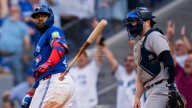 Blue Jays vencen 13-7 a Yankees y se colocan a un juego de la Serie de Campeonato