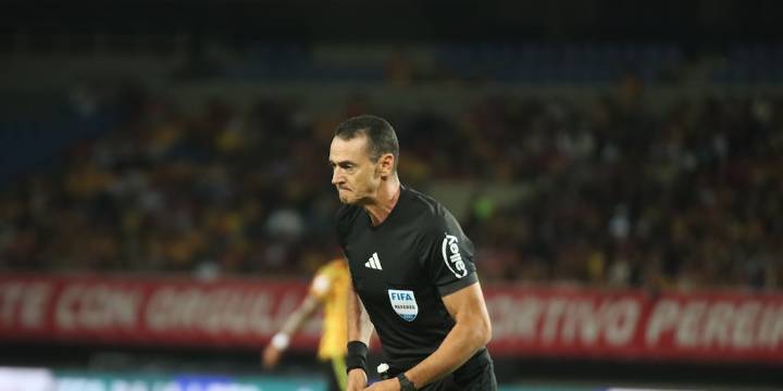 Wilmar Roldán entró en otra polémica por insultar a un árbitro en pleno partido: “Gritos por aquí, gritos por allá”