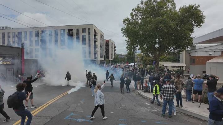 Portland police arrest 2 at ICE facility protests Sunday
