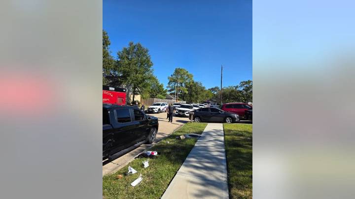 Off-duty Harris County deputy shoots man in Atascocita, sheriff says