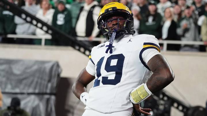 Justice Haynes runs for 152 yards and 2 TDs as No. 25 Michigan beats Michigan State 31