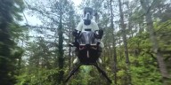 Moto voladora a 200 km/h: el invento que lleva la adrenalina de los deportes extremos al futuro