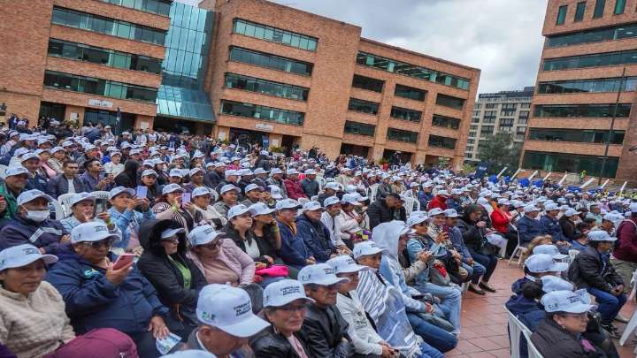 1.600 familias de Cundinamarca fortalecen su resiliencia hídrica ante el cambio climático