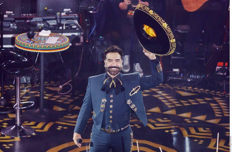 Alejandro Fernández sigue siendo ‘El Rey’ del Palenque