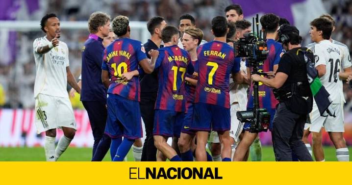La imagen de la vergüenza: un jugador del Real Madrid alentó a la afición a proferir graves insultos al Barça