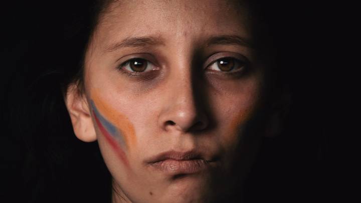 “Mi hermano desapareció y al mes lo acusaron de mercenario”: la angustia de las familias colombianas con parientes detenidos en Venezuela