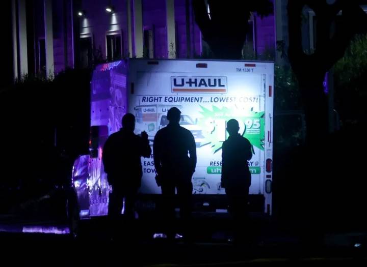 2 injured when security personnel open fire on truck at site of Oakland protests