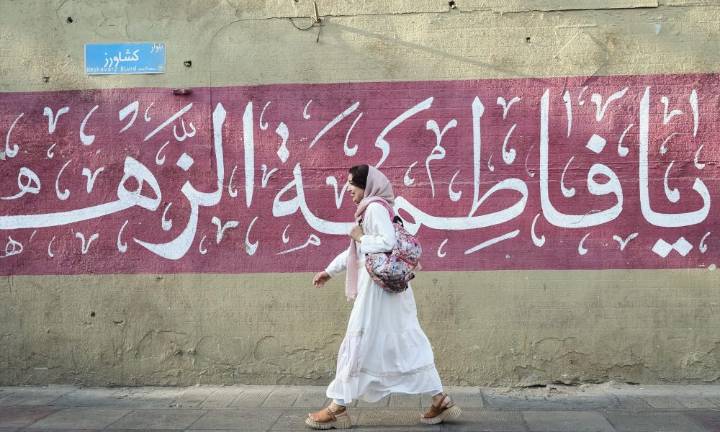 Los conservadores iraníes llaman a reimponer el velo ante la relajación de la vestimenta