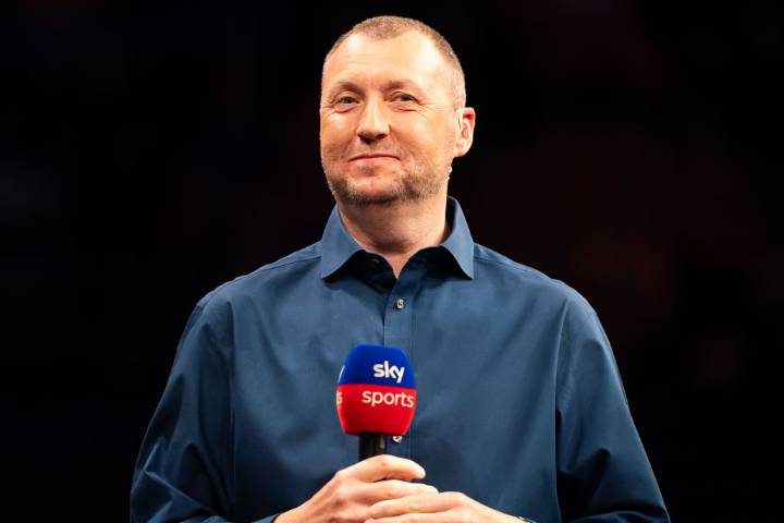 'Favourite all-time commentator' - Fans love Wayne Mardle being instantly proven wrong by darts star after passionate pointers