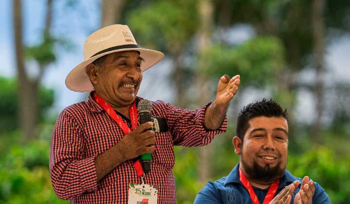 Nestlé celebra 15 años de Plan NESCAFÉ en México con productores cafetaleros