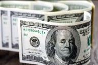 El dólar retrocede tras la intervención récord del Tesoro de Estados Unidos