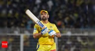'MS Dhoni used to leave his phone in his hotel room and come for games'