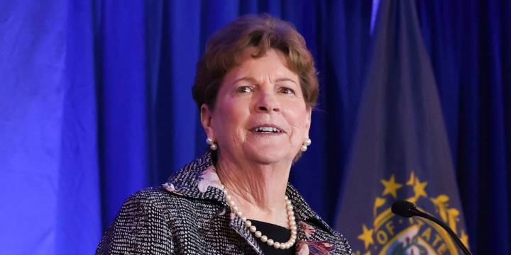 Shaheen among wavering Democrats in shutdown fight