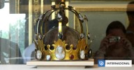 Insólito asalto al Museo del Louvre en París: ladrones en motos roban joyas de Napoleón