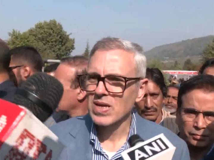 Gul-e-Dawood: J&K CM Abdullah inaugurates Chrysanthemum garden