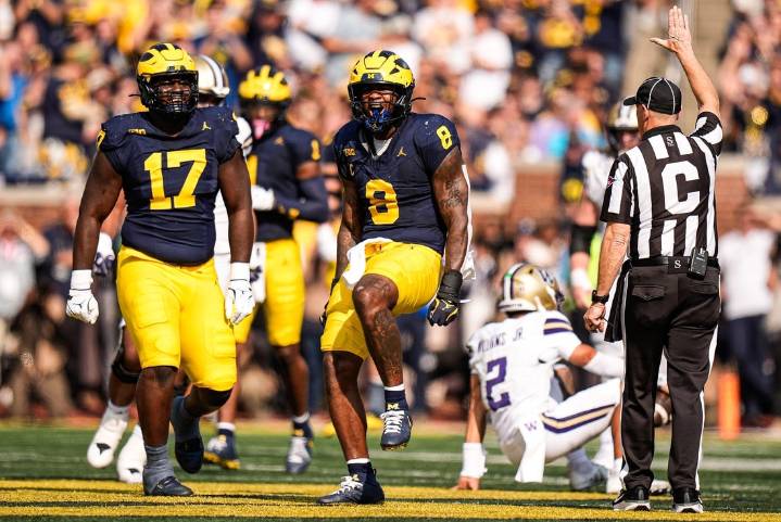 Deadspin | Two second-half interceptions fuel Wolverines past Huskies