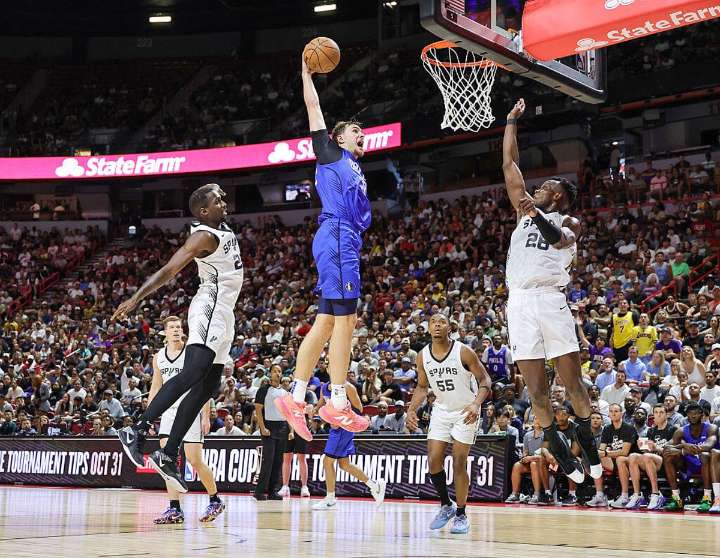 NBA jerseys, Topps cards to feature Rookie Debut and Gold Logoman patches