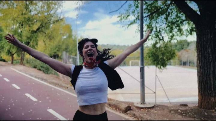 Desde Cáceres al panorama nacional: Chloé Bird presenta 'Es demasiado', el nuevo adelanto de su séptimo álbum