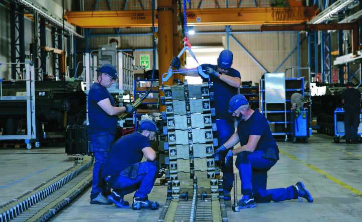 General Dynamics reforzará con especialistas en acorazados su planta de Alcalá