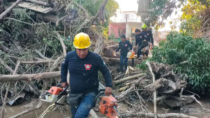 Elementos de Protección Civil Municipal de Zacatecas viajan a Veracruz para brindar apoyo ante emergencia