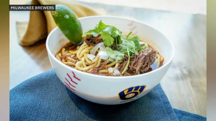 New food lineup for Milwaukee Brewers NLCS 🌮🍔