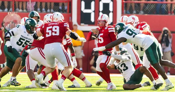 Nebraska breaks away from the Spartans late to win 38