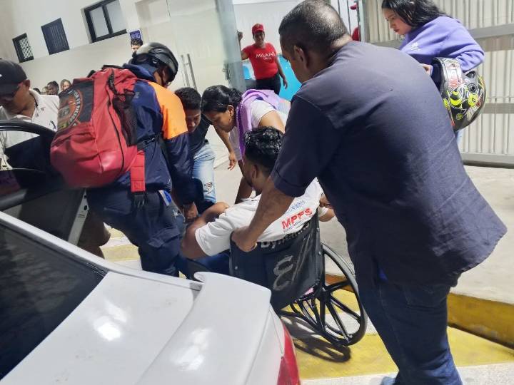 Motorizado herido tras colisión en Los Coquitos