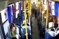 Video registró violento choque de micro en Antofagasta: los pasajeros saltaron de sus asientos