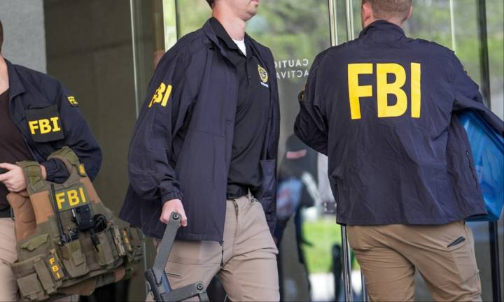 FBI presumen más de ocho mil arrestos de presuntos delincuentes violentos en tres meses