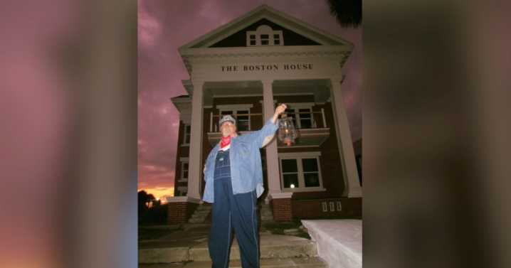 Fort Pierce ghost walk highlights how volunteers keep community spirit alive