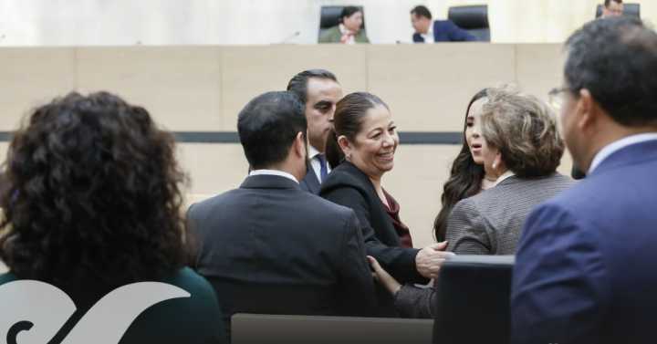 Sorprende a los diputados la salida de Laura Artemisa