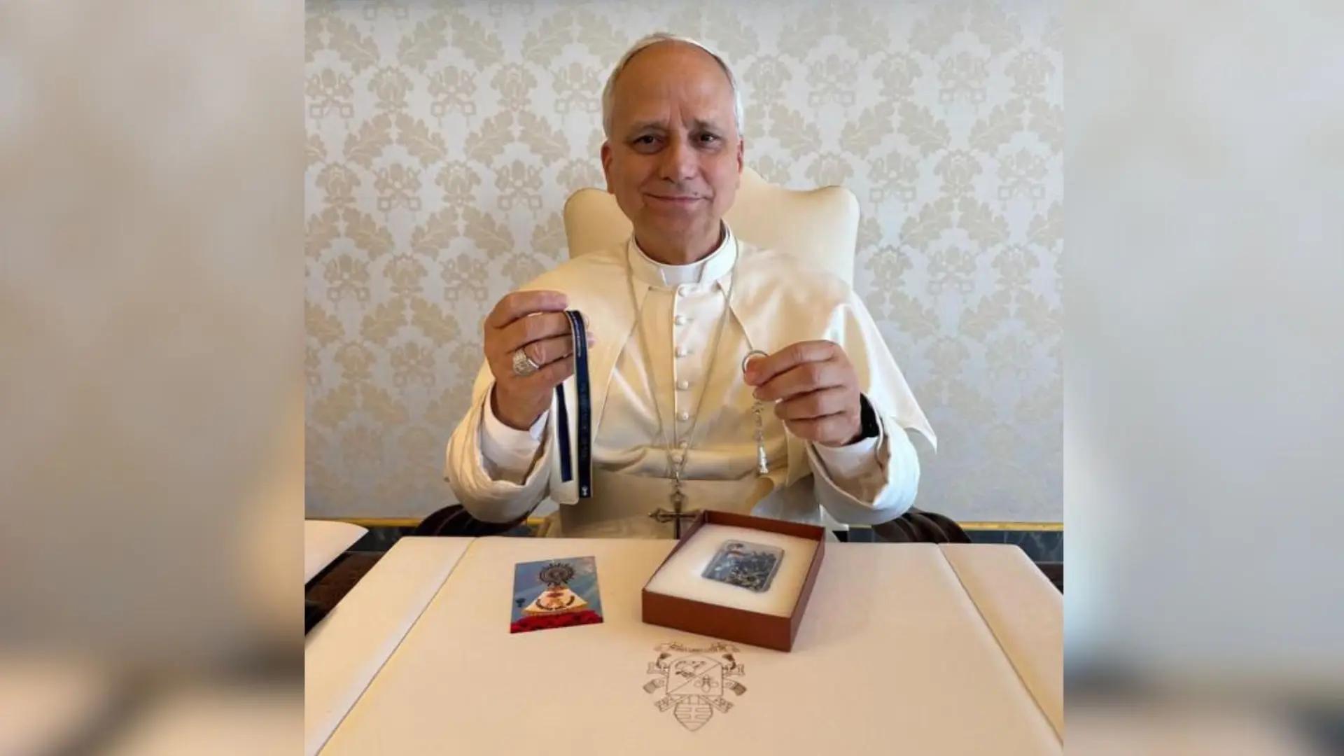 Desde un comercio de Zaragoza al Vaticano: el rosario que une a León XIV con miles de pilaristas