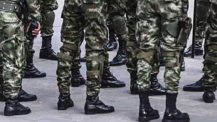 Siete militares heridos deja atentado contra base militar en Arauca