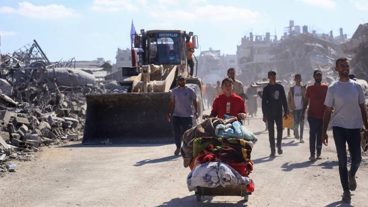 A Gaza ceasefire largely holds after Israel and Hamas swap detainees and hostages