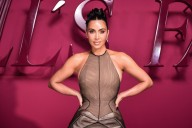 Kim Kardashian desató suspiros en la premiere de su serie “All’s Fair” en Los Ángeles 