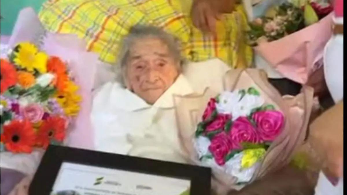 Celebran los 103 años de doña Margarita Velázquez Guerrero en Soledad