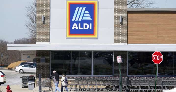 Shredded cheese sold at Aldi stores recalled for possible metal fragments