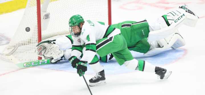 Friday night rewind: UND wears on Minnesota in opener