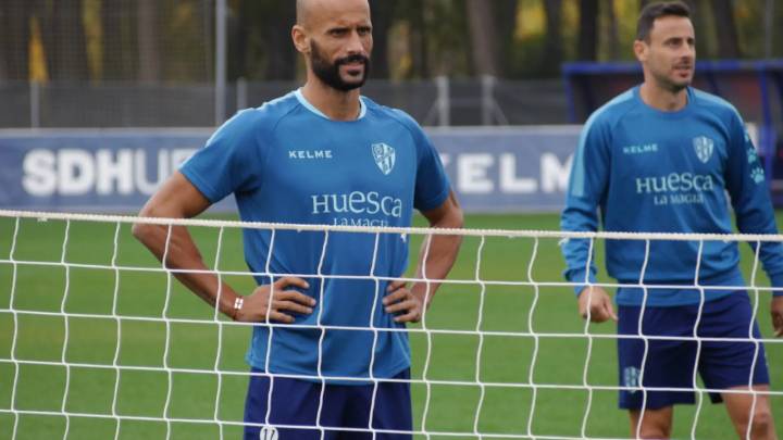 Mikel Rico, ex de la SD Huesca, inicia con el Oviedo su aventura en los banquillos