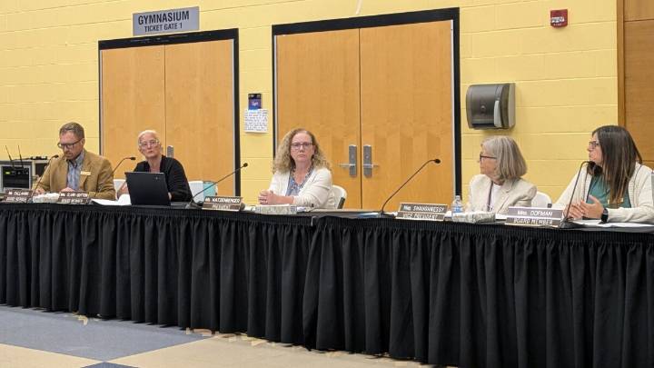 Lakewood school advocates file open meeting lawsuit to block consolidation