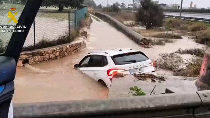 La UME trabaja en Ibiza para paliar los estragos de la dana ‘Alice’